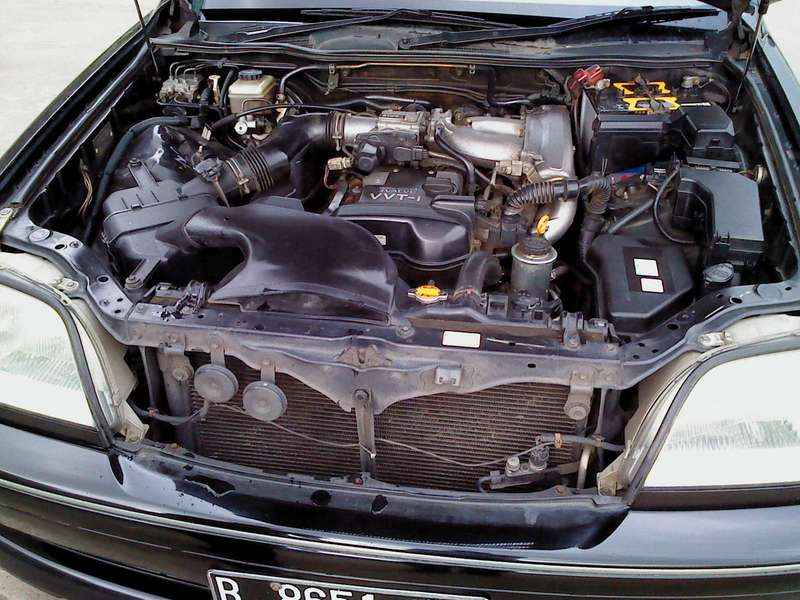 Illustration for article titled Quickride: 2002 Toyota Crown Royal Saloon 3.0